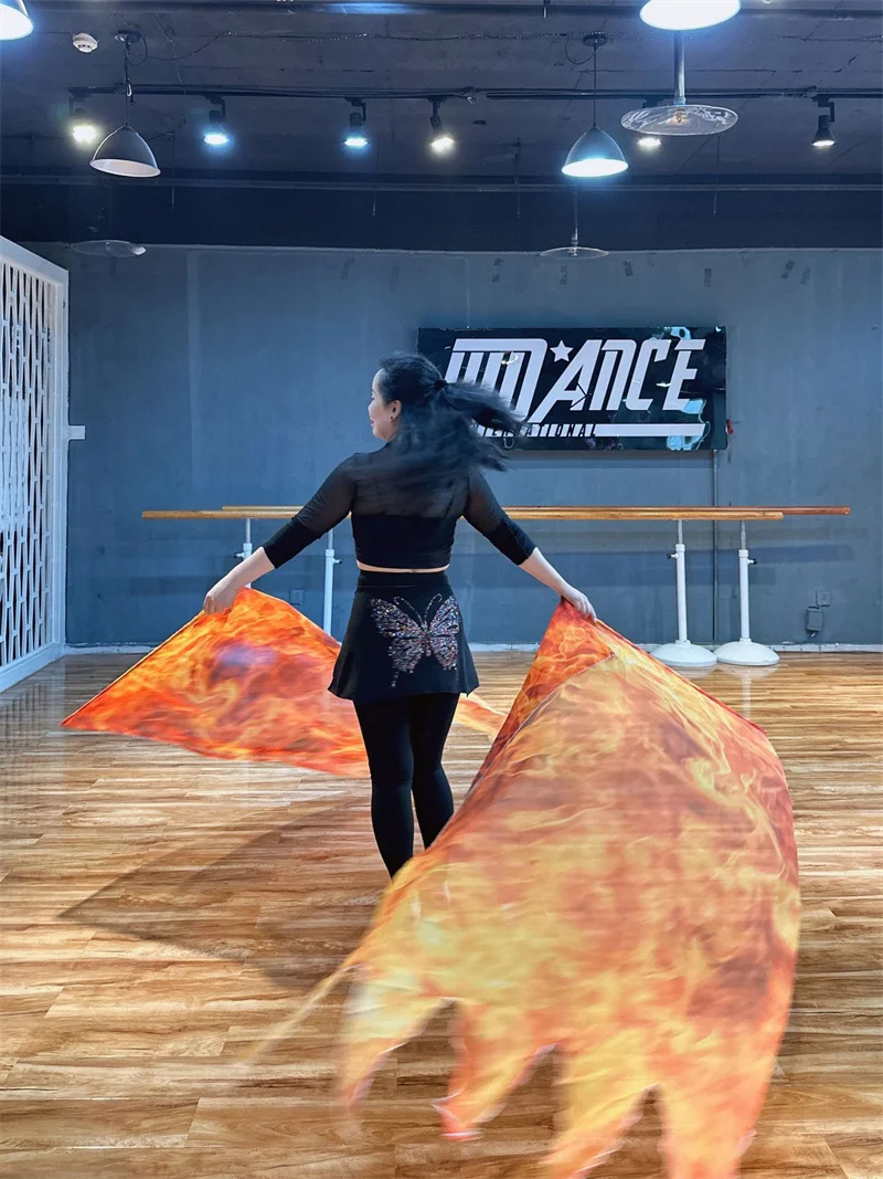 2 szt. Flagi do Tańca Świętego, Chwały, Rekwizyty dla Tancerzy, Dodatek do Kostiumu z Elastycznym Prętem, Pochłaniające Ogień Płomienie Czerwone