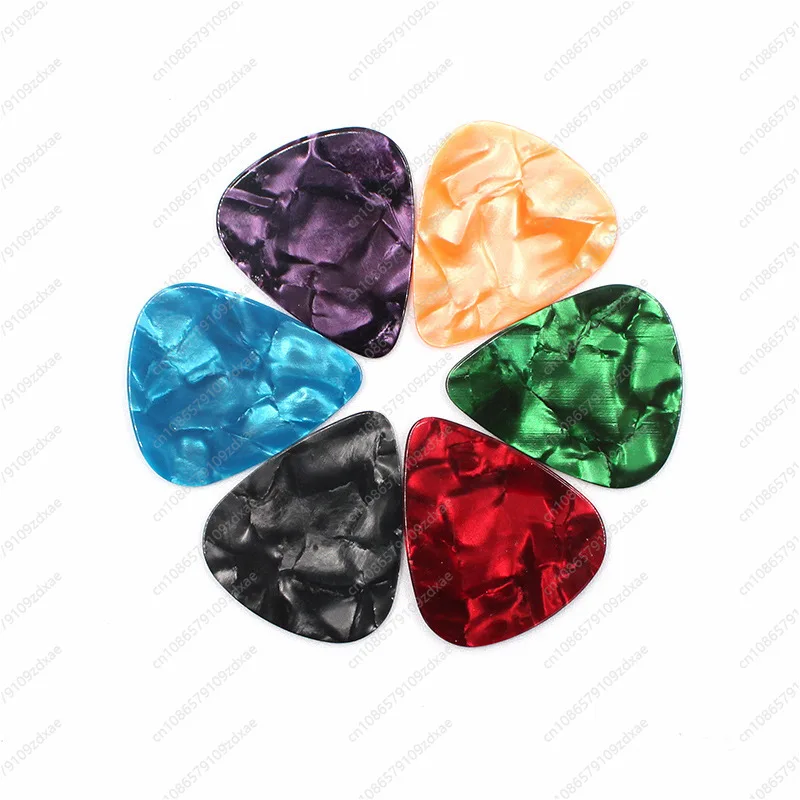 

100Pcs Guitar Pick Celluloid String Finger Shrapnel Suitable for Pick Instruments