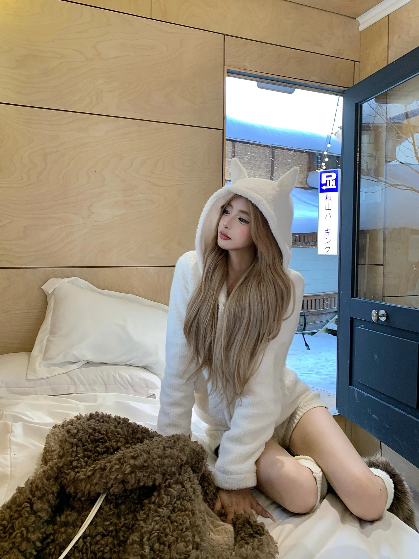 

Женское джет с капюшоном на подкладке Thiened Fce, новинка 2025 года, белое хлопковое пальто с семи прозрачными мехами, осенне-зимняя одежда