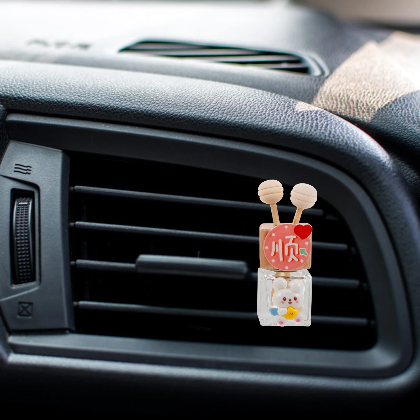 

3Pcs Mini Car Diffuser Bottle Refillable Empty Essential Oil Air Freshener Car Vent Clip Aromatherapy Ornament