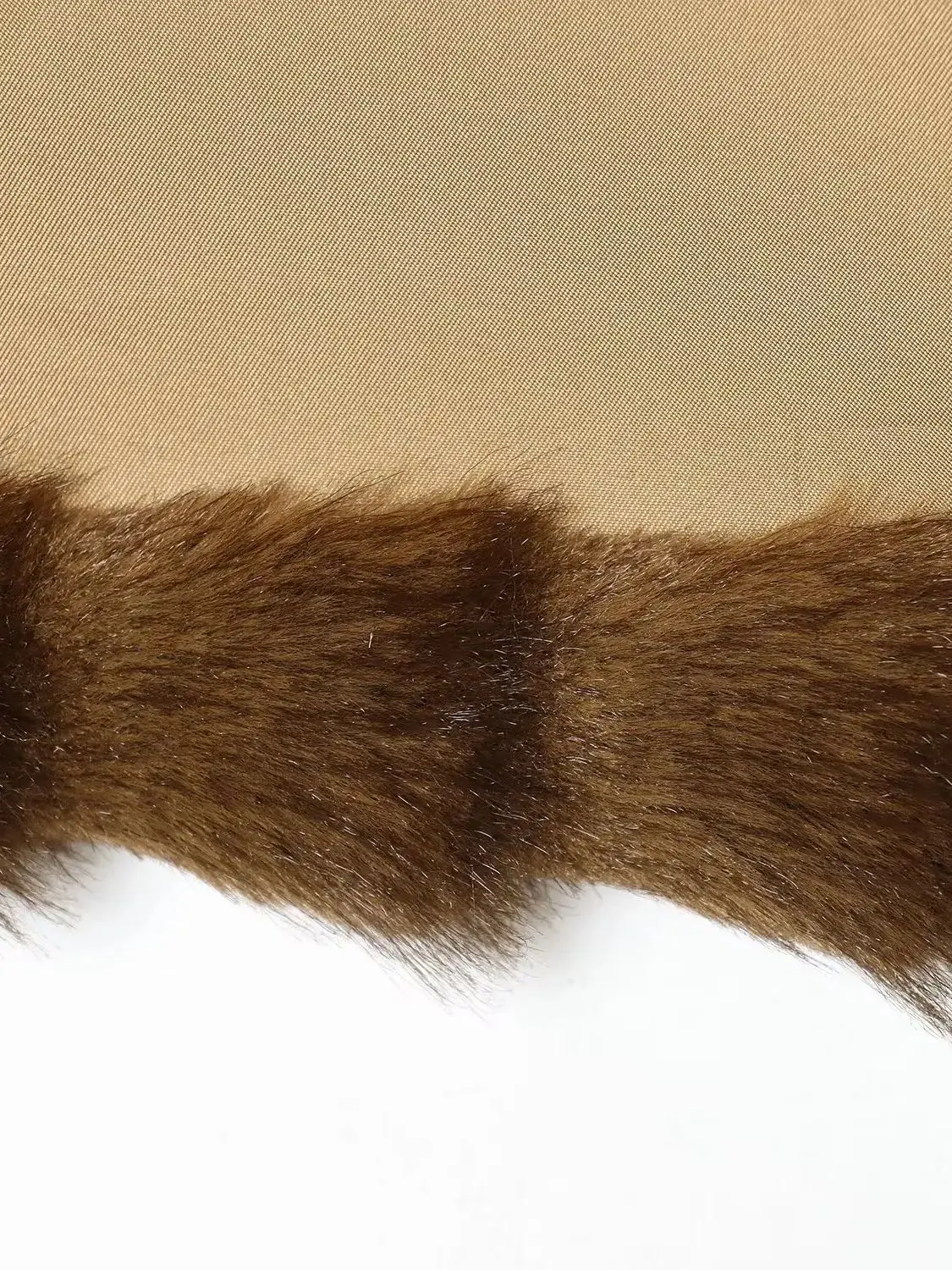 سترات نسائية أوروبية أنيقة لخريف وشتاء 2026 مصنوعة من الفرو الصناعي والبني سترات قصيرة للسيدات فاخرة عتيقة بأكمام طويلة معاطف دافئة ملابس خروج