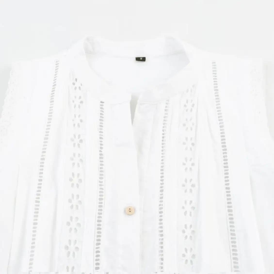 

Topenomi Fairycore Lace Spliced Sleeveless Shirt Women 2025 Summer Sweet Round Neck Single Breasted Versatile Solid Tops Blouse