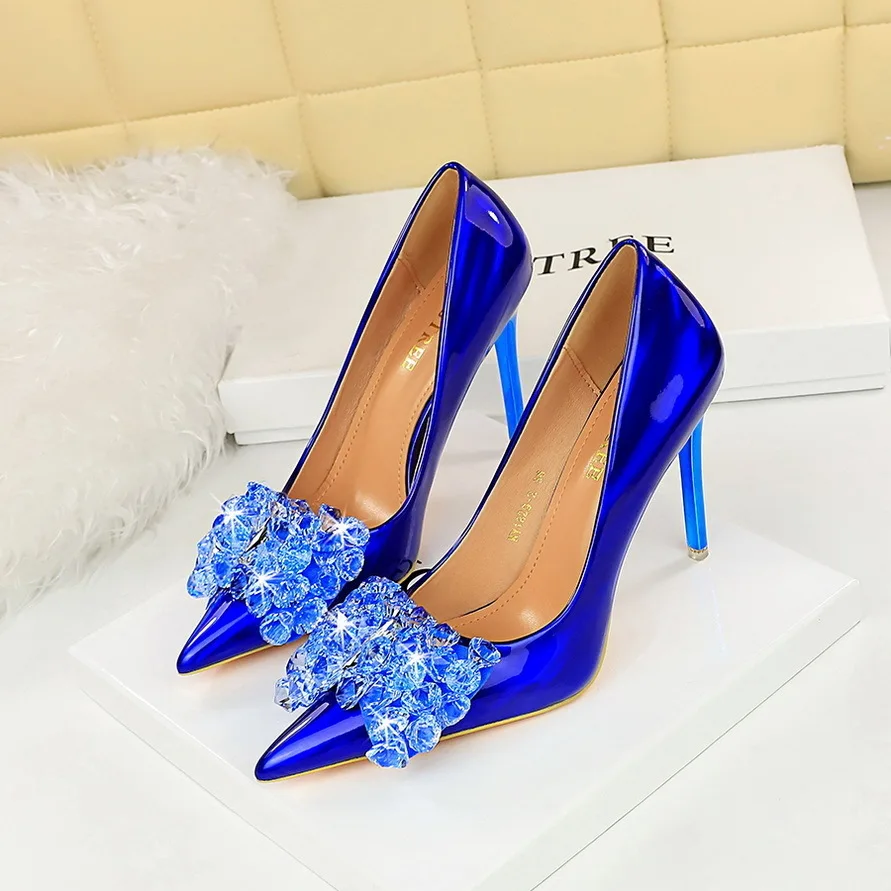 

Style Banquet Thin Shallow Mouth Pointed Crystal Bow Women's High Middle Red Bottom High Heels Heeled Ladies Shoes Women Pumps