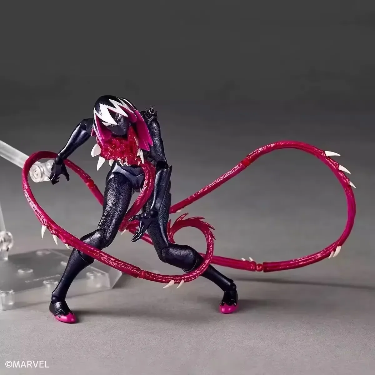 Nouveau chaud Venom Gwen figurines Anime Figurine Kaiyodo incroyable Yamaguchi Revoltech Statue Ko modèle Gk personnalisé enfant jouets cadeau