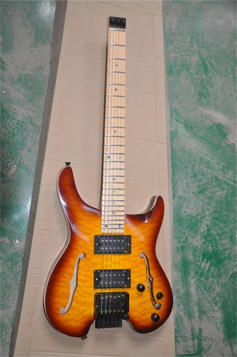 Headless 6 Strings Electric Guitar With Maple Neck Black Hardware Customization Service