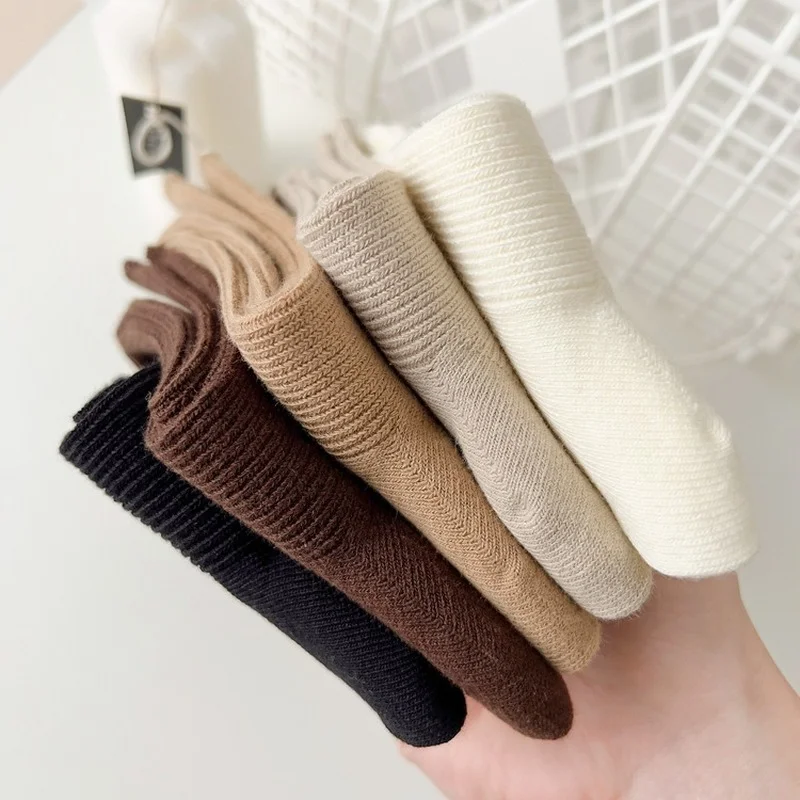 New 2025 Autumn Women Socks Floral Embroidery Japanese Kawaii Cute Socks Korean Style Solid Color Harajuku Vintage Crew Socks