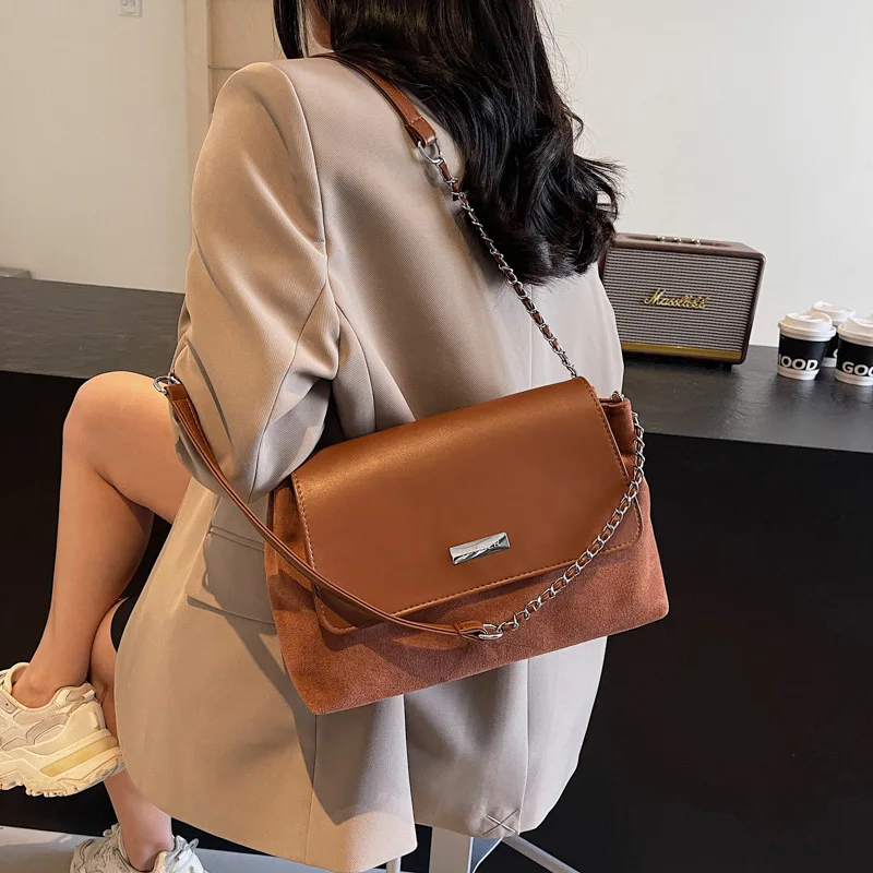 

2025 Hot Sale Womens Vintage Tote Bag Large Capacity Underarm Shoulder Bag Minimalist Chain Crossbody Purse for Spring Summer