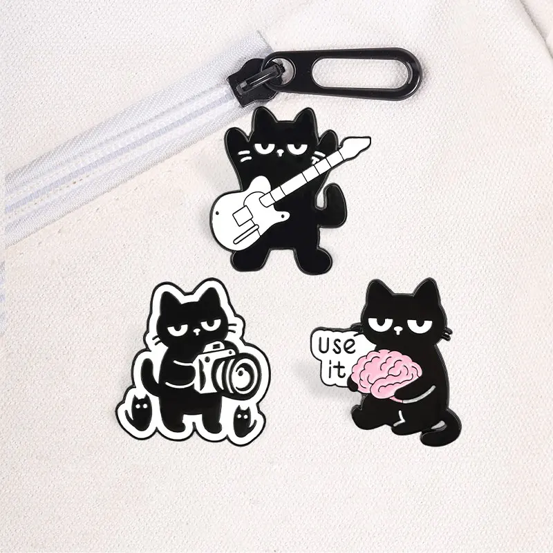 Niedliches schwarzes Katzen-Meme-Emaille-Pin-Set „Use It“ – Gehirn, Gitarre, Kamera, Katzen-Broschen, coole Tier-Anstecknadeln, Schmuckgeschenk für Freunde – Detail 4