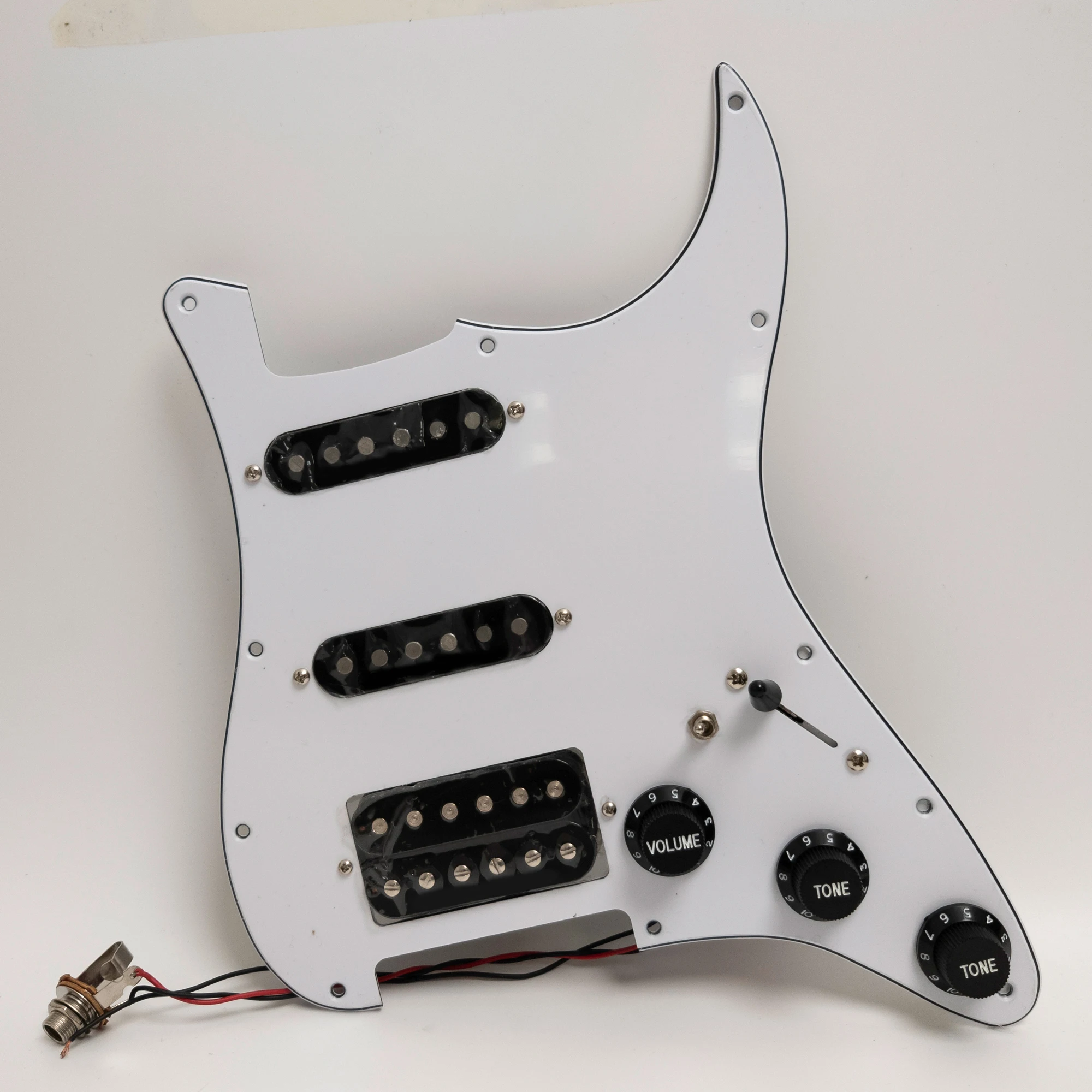 

Guitar Prewired Loaded Pickguard Set,SSH Alnico 5 Humbucker Pickups for ST Guitar Electric Guitars Replacement Parts