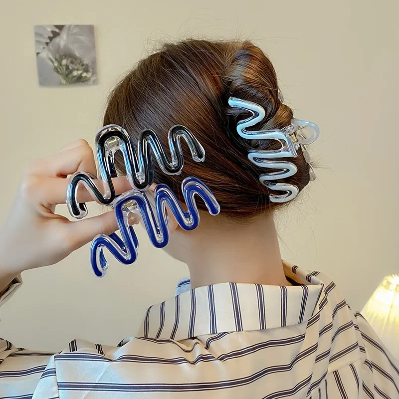 Neue bunte Welle Haar klaue Haarnadel Frauen Mädchen Modedesign koreanische süße einfache unregelmäßige Haars pange Kopf bedeckung Zubehör