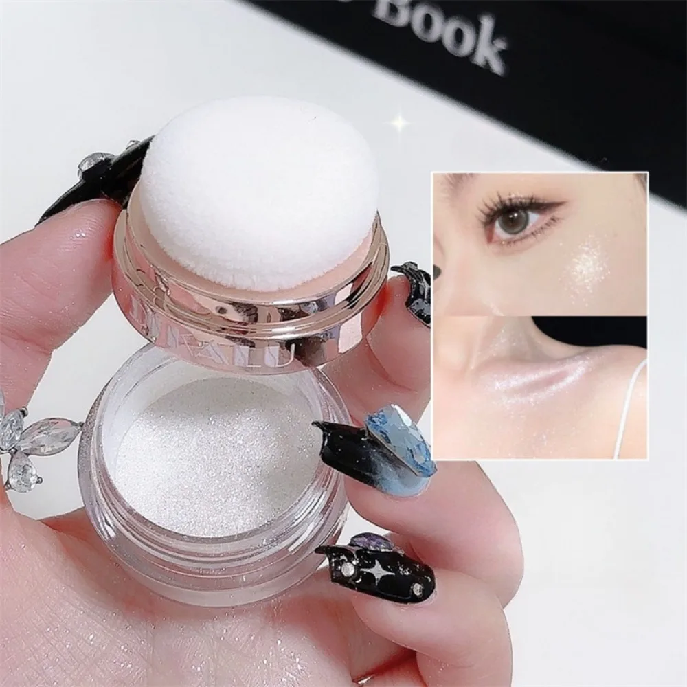 シャイニーフェアリーマジックダストパッティングパウダーはハイライターだけではありません。 体に塗ると鎖骨が光ります。 ホー