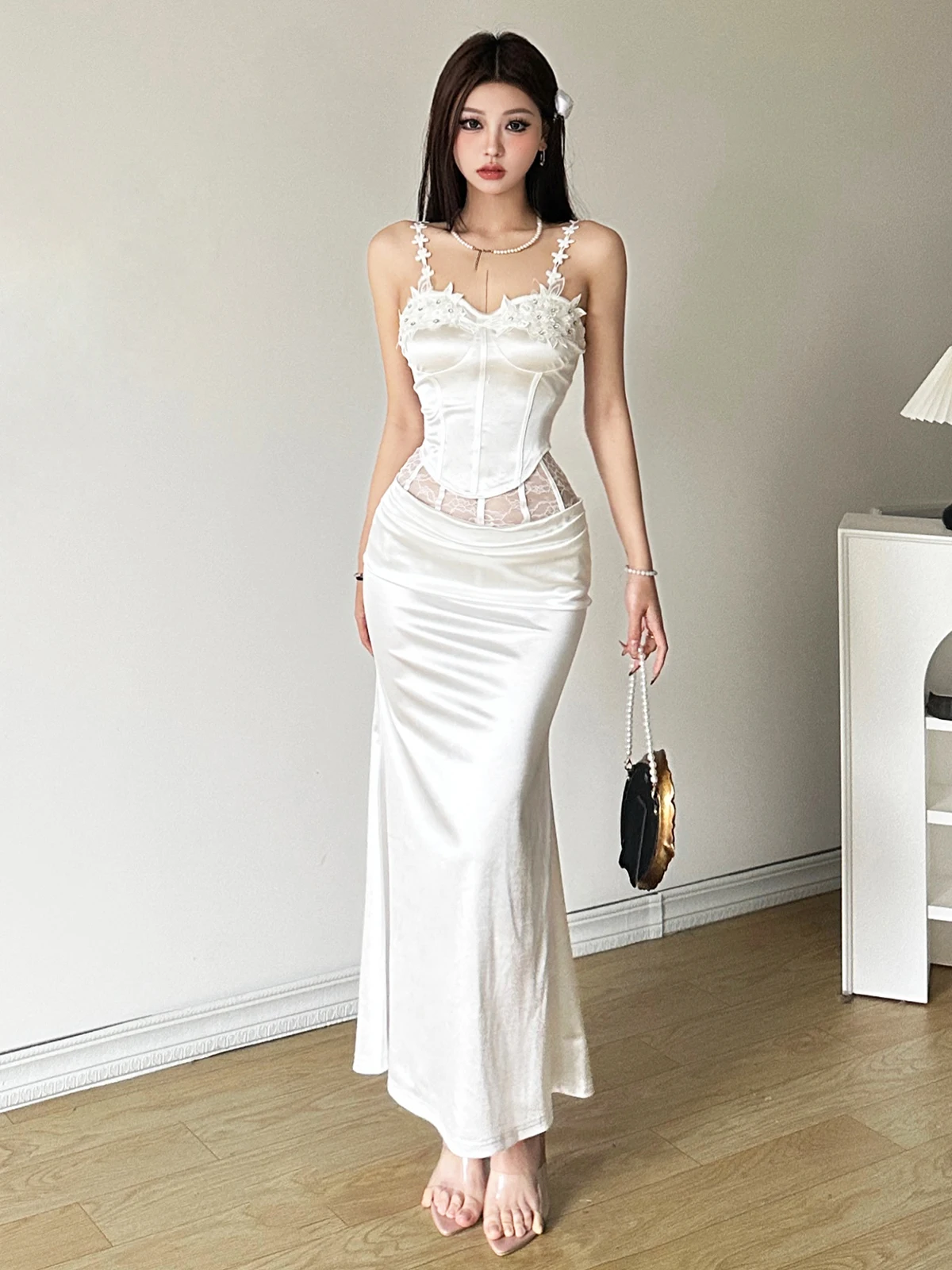 

Women Fashion Temperament Elegant Chic Floral Decoratio Camisole Lace Patchwork High Waist Buttock Wrapped Skirt Two-piece Set