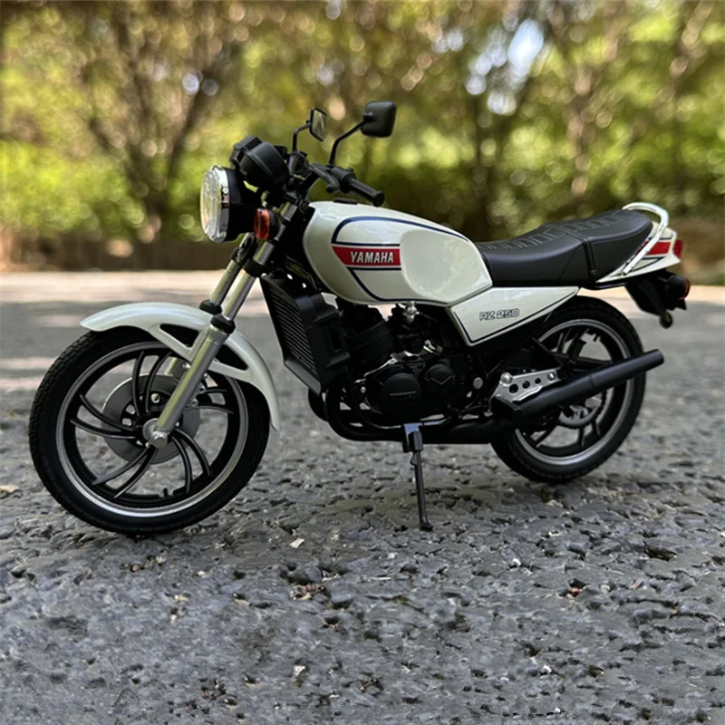 1:12 YAMAHA RZ250 RD250LC Alloy Racing Motorcycle Model Diecast Street Cross-country Sports Motorcycle Model Simulation Kid Gift