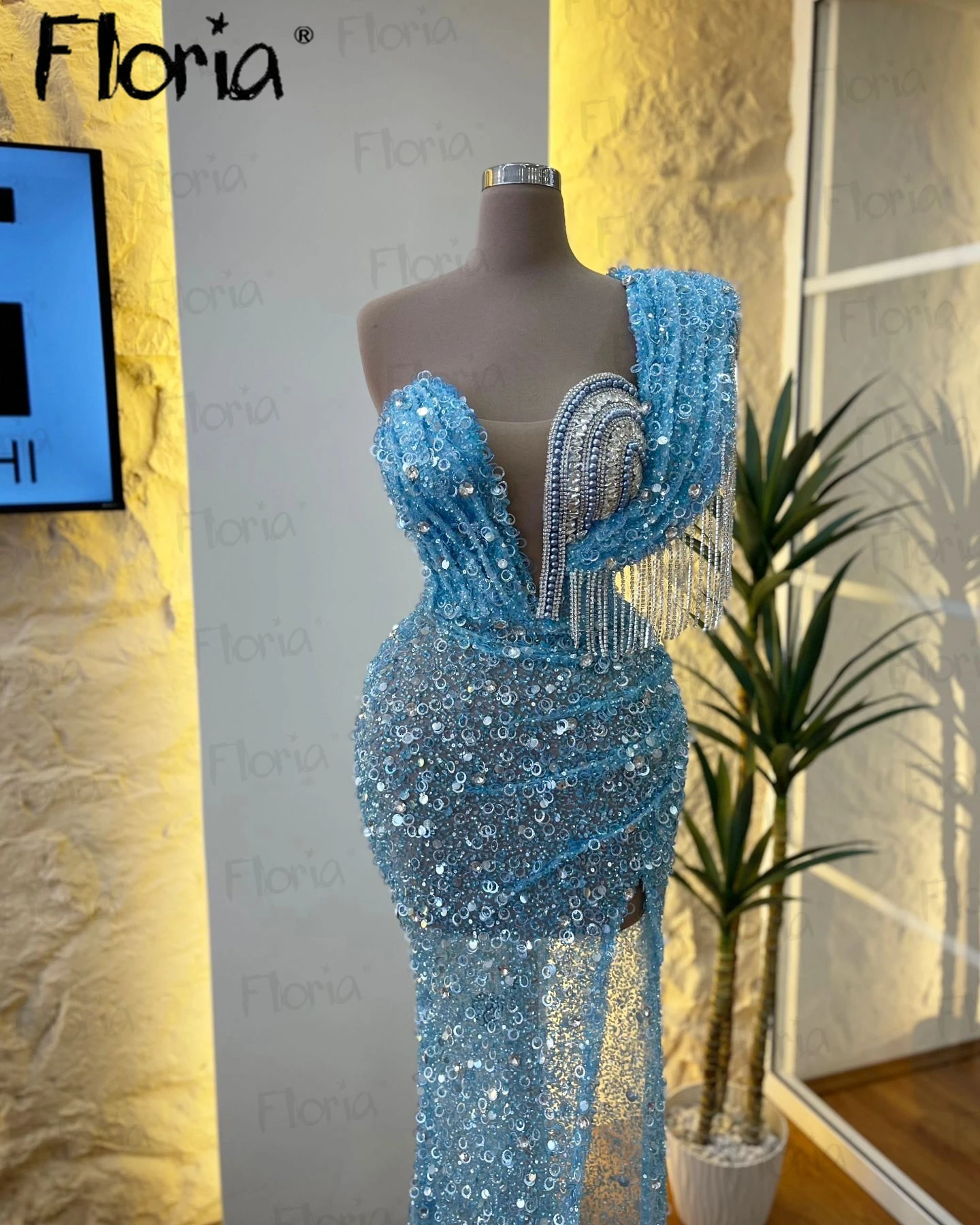 Blue Sparkly Cocktail Dress Illusion Mermaid Beading Party Gowns Dubai Wedding Events Gowns One Shoulder Tassel Crystals Dress