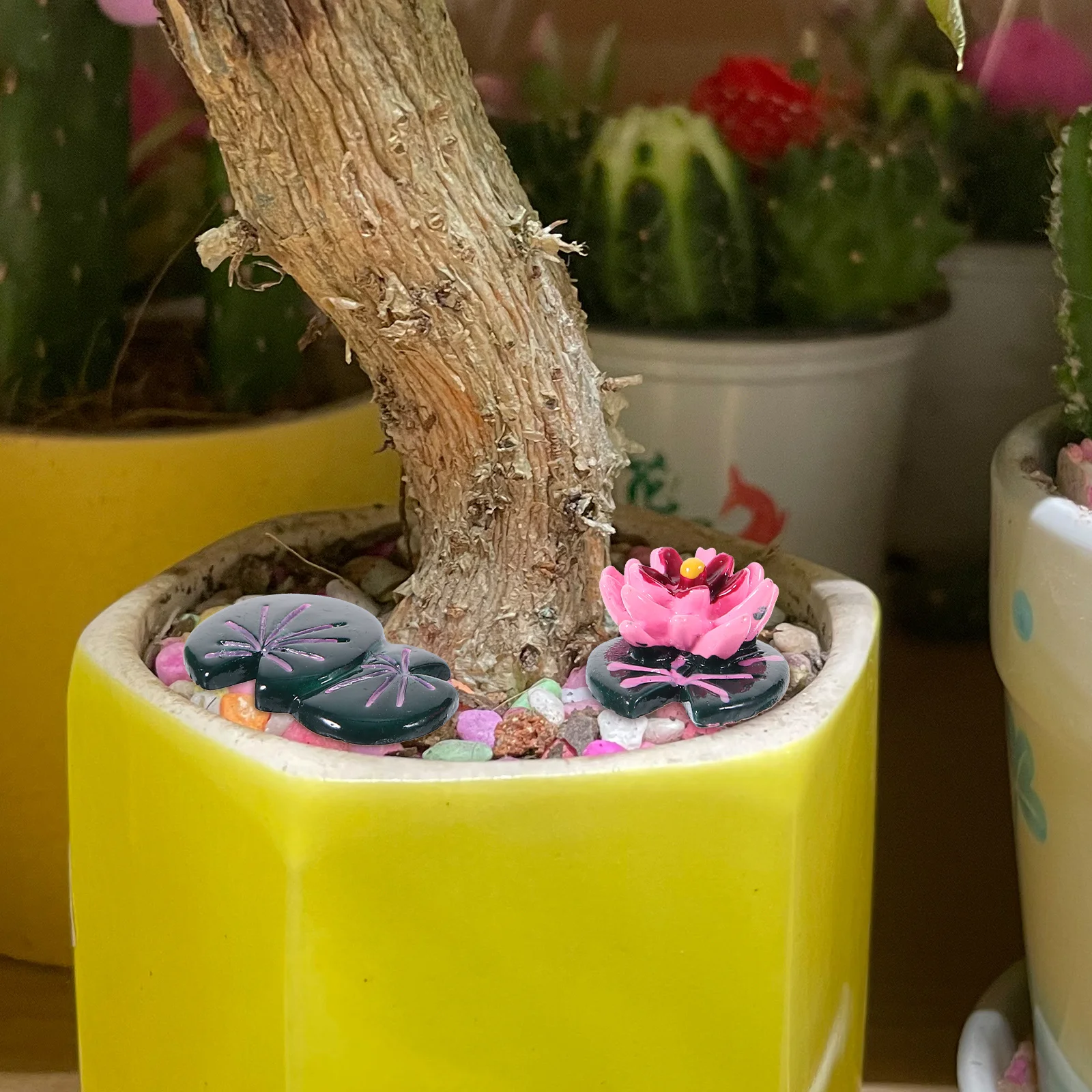 

1 set Miniature Garden Decorations Lotus Leaves Resin Figurines For Home Desk Fish Tank Accessory Mini Decoration