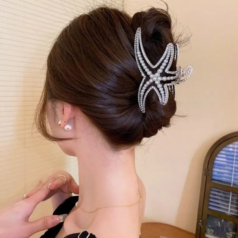 77HE CLATHER FISH HAIR CLAW مع تصاميم أحجار الراين الكاملة للنساء والفتاة كل يوم وارتداء قبضة قوية