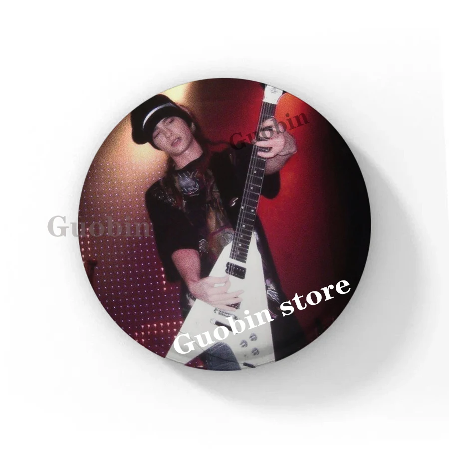 جديد ريترو روك باند توكيو فندق بيل كوليتز الوردي زر دبوس القوطية روك بروش شارة ظهره ديكور المشجعين جمع هدايا الحفلات #4