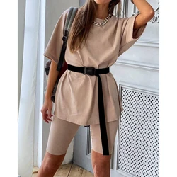 Conjunto de traje liso de dos piezas para mujer, camiseta de media manga con cuello redondo y pantalones cortos ajustados, ropa informal de verano
