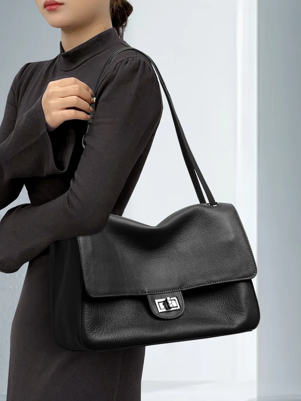Bolsa Feminina Transversal de Couro Legítimo (Camada Superior) 2026 para Ombro/Axila, Ideal para o Dia a Dia, Estilosa e Moderna
