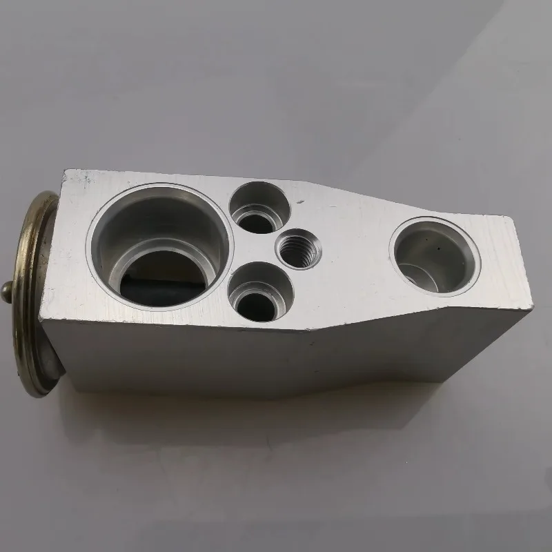 For SAIC MAXUS G10 Original Air Conditioning System Expansion Valve C00027256 C00074200