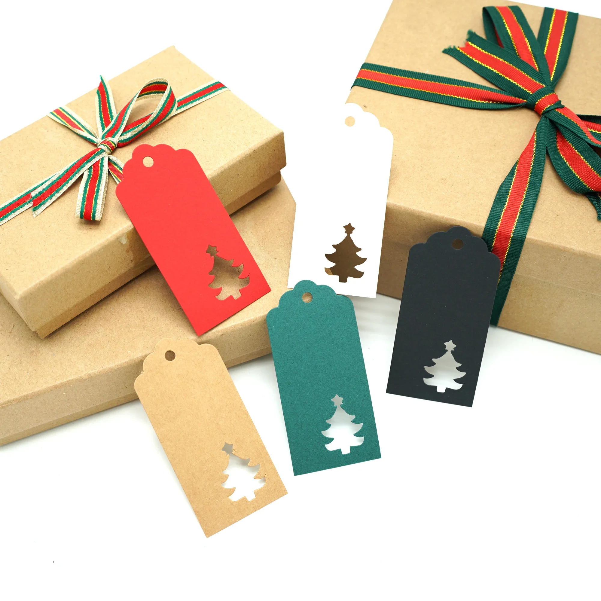 50PCS Kraft Paper Tags Hollow Snowflake/Tree/Deer Handmade DIY Crafts Hanging Tags for Christmas Gifts Wrapping Supply Labels