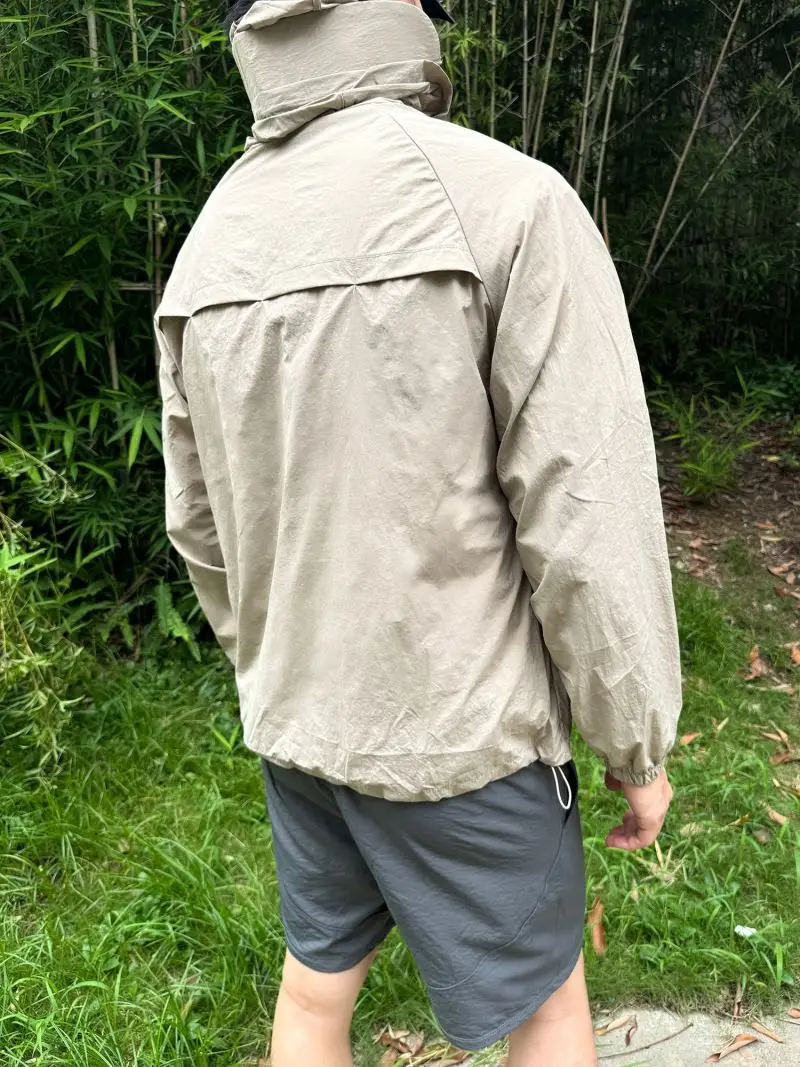 Herren Sommer-Kühljacke mit Sonnenschutz UPF50+, Schnelltrocknend, Atmungsaktiv, mit Kapuze, Windbreaker für Outdoor-Aktivitäten, Wandern, Camping, Radfahren – Detail 34