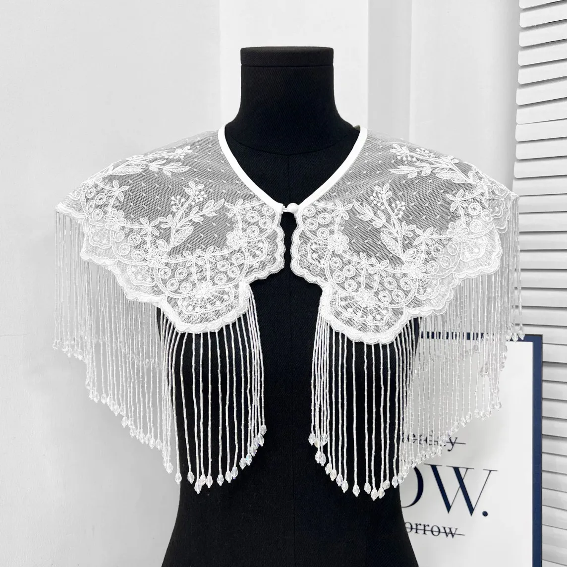 

White Beads Tassel Shawl Cloud Shoulder Ancient Style Hanfu Cheongsam Shawl Detachable Collar Elegant