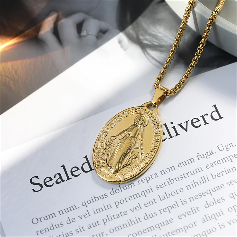 D&Z Fashion Virgin Mary Oval Pendant Necklace For Men Women High Quality Stainless Steel Religious Charm Jewelry Gift