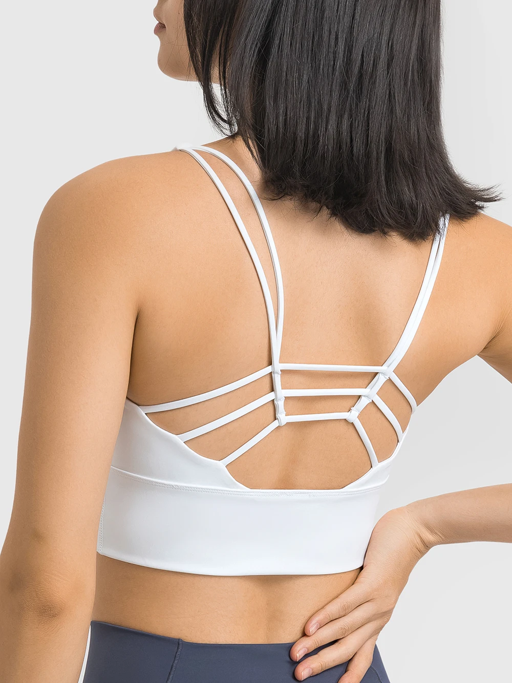 Nepoagym Women Strappy Sports Bra Medium Support Padded Workout Bras Buttery Soft V Back White Bra for Gym Fitness Running