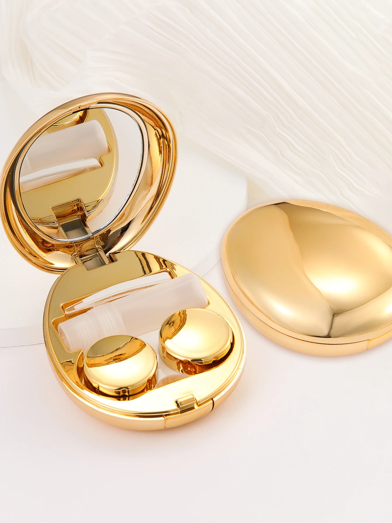 

Luxury Mirror-Embedded Contact Lens Case - Leakproof Travel Storage with Remover Tool & Mirror, Compact Lens Care Essentials for