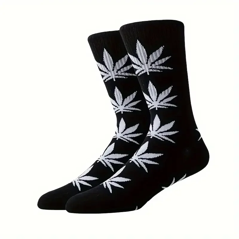 10 ペアのランダムカラーメープルリーフグラフィティトレンディミニマリストスポーツメンズソックスアウトドアスポーツストリートスケートボードソックス