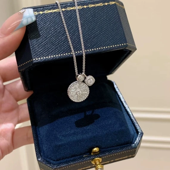 Ladies' star compass pendant necklace, fashionable jewelry, light luxury, high-end, simple and versatile gift
