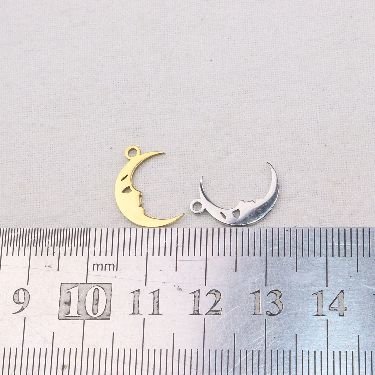 10pcs 15mm Wholesale StainlessSteel Moon High Quality Mirro Polish Women Charm Pendant DIY Necklace Bracelets Unfading Colorless