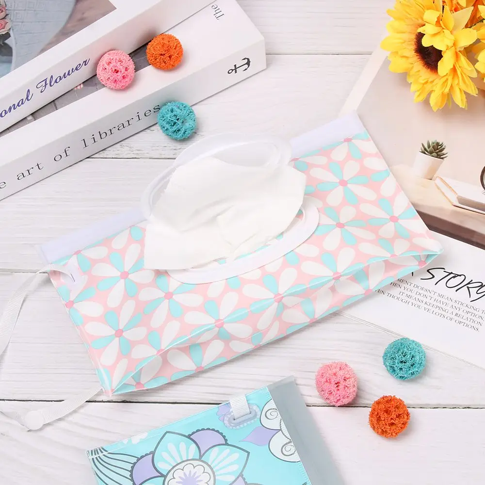 1pcs Fashion Cute Baby Product Snap-Strap Flip Cover Portable Wet Wipes Bag Cosmetic Pouch Tissue Box Stroller Accessories