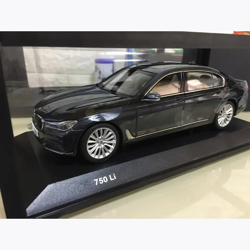 Die-cast Metal Toy Car Model 1:18 Scale BMW 7 Series 750Li High-quality Metal Collection Vehicle Static Decoration Gift Souvenir