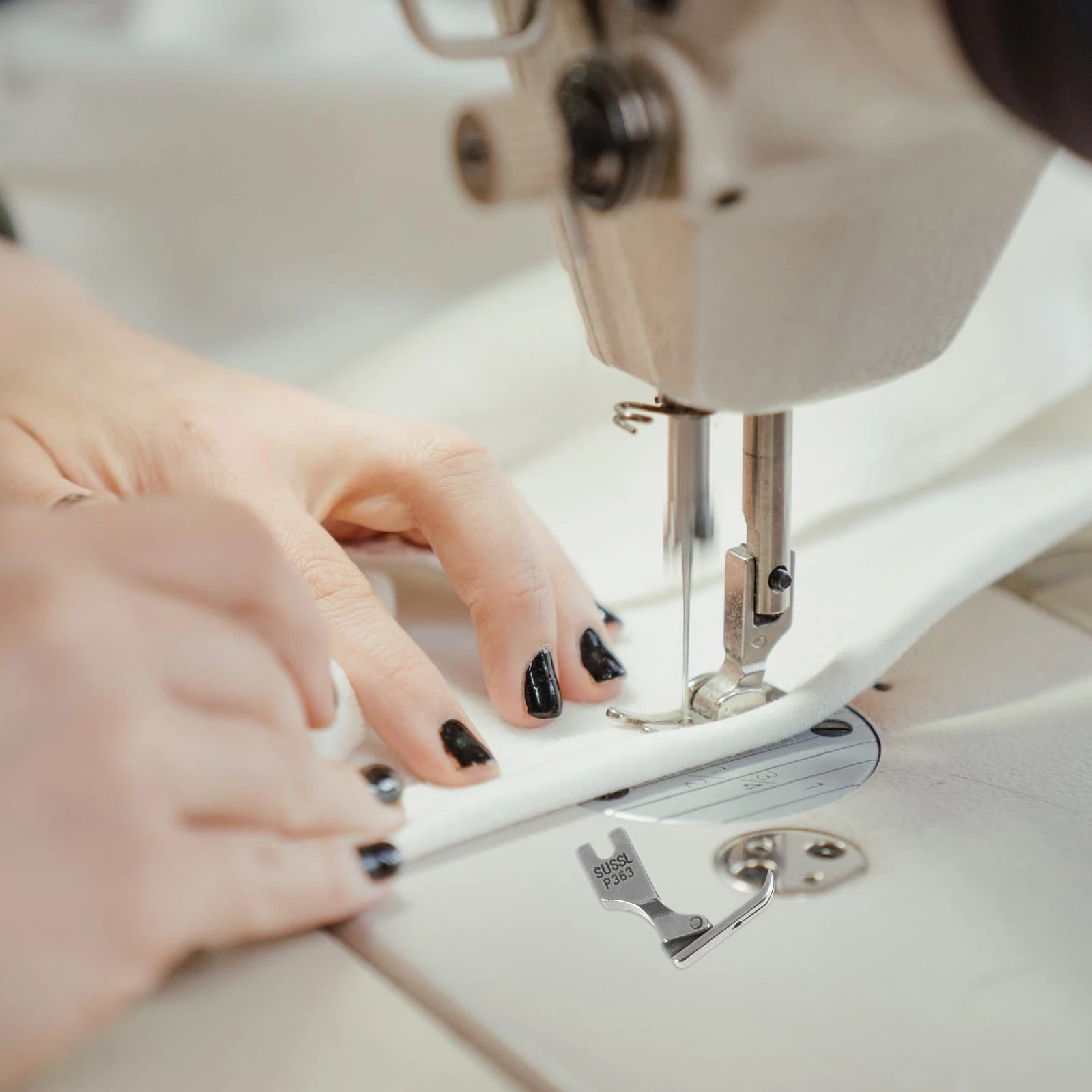 

5Pcs Presser Feet Set Industrial Sewing Machine Accessory Durable Steel Easy Fit Smooth Presser Feet Sewing Machine Accessory