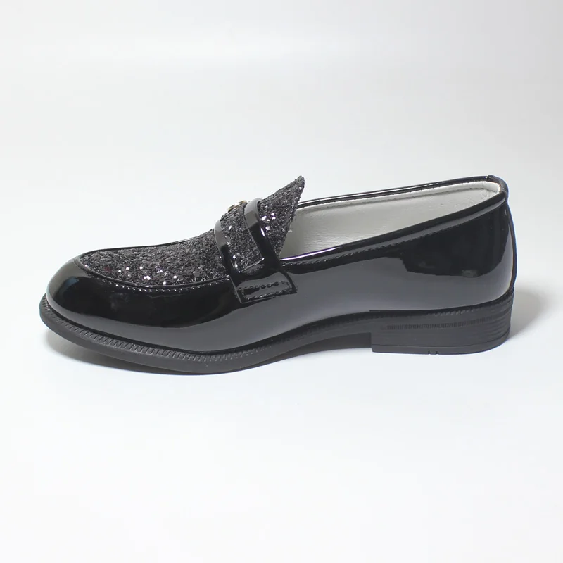 Nuove scarpe da ragazzo alla moda scarpe formali glitterate per bambini Slip On scarpe da passeggio punta tonda suola morbida scarpe con tacco largo