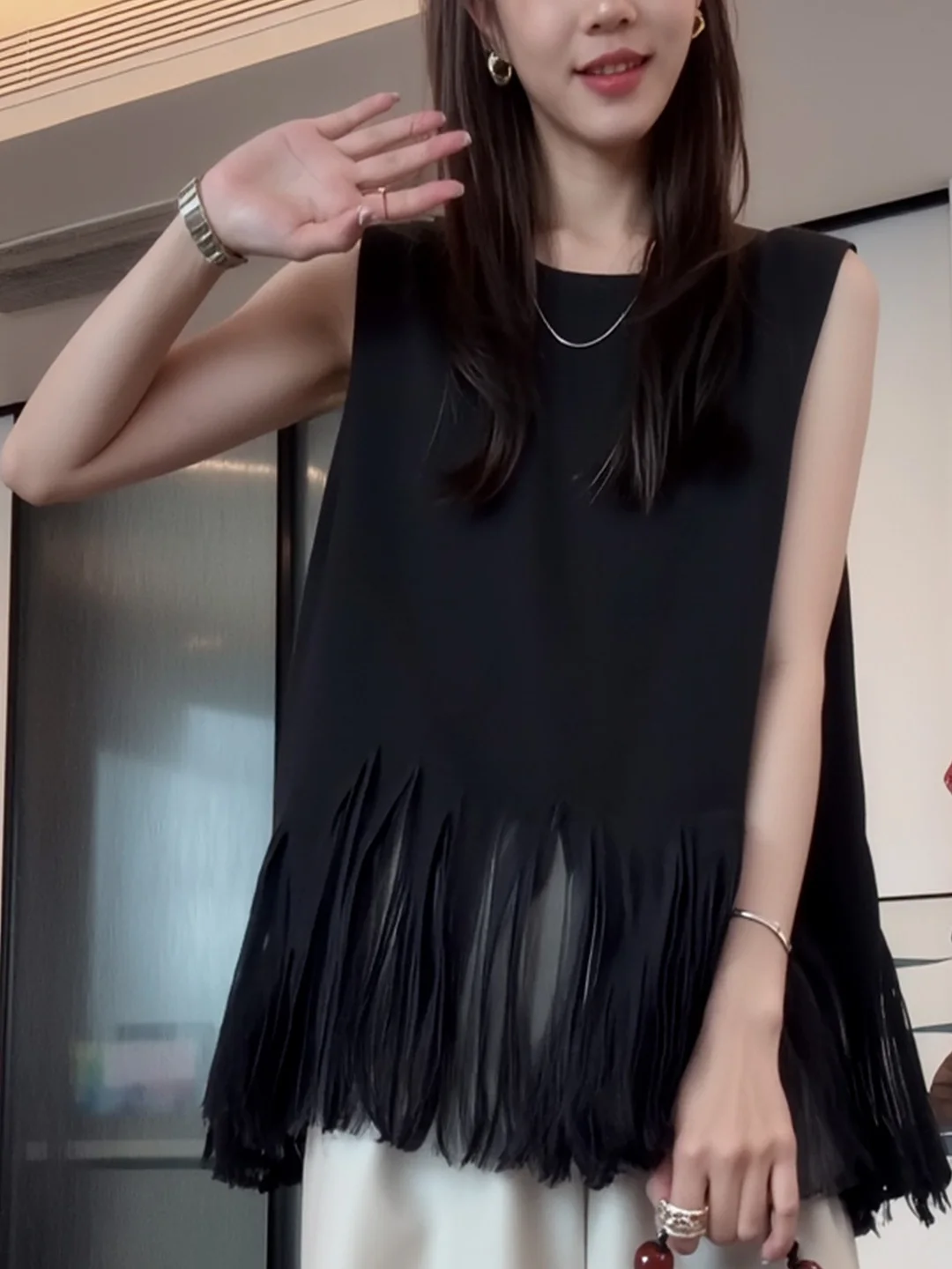 

Bla round Ne Svel T-irt with Fringe Design Summer New Sle Women's Loose Fit Comfortable Top Korean Sle