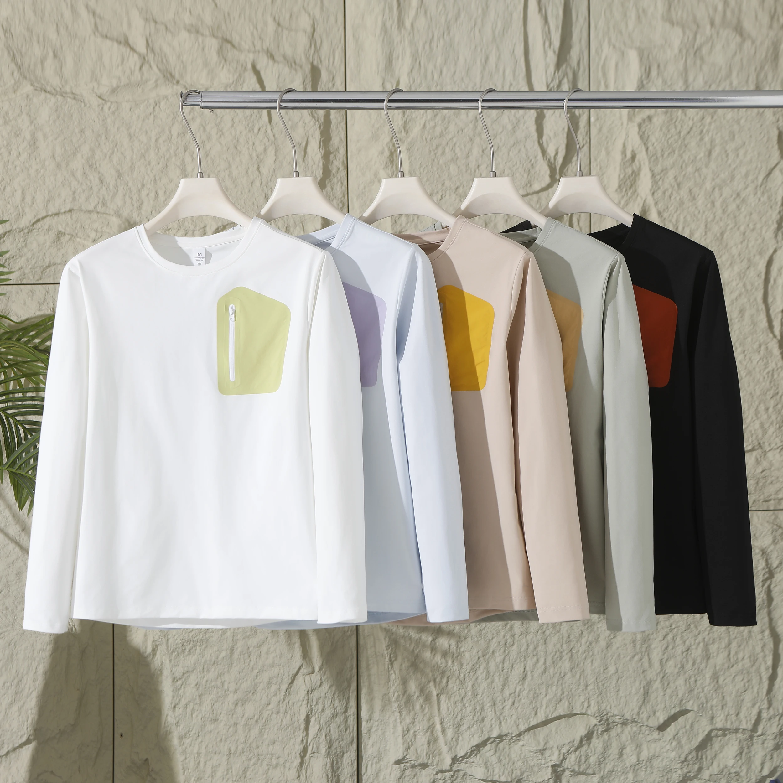 Herren-Outdoor-Langarmshirt für den Herbst - Schnelltrocknendes Rundhals-Oberteil mit Brusttasche mit Reißverschluss – Detail 4