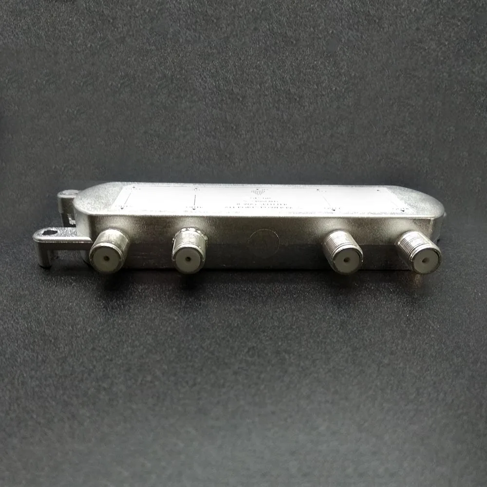 การสูญเสียการแทรกต่ำ 5-2400MHz สังกะสี 8-Way Satellite สัญญาณ Splitter ทีวีสัญญาณ Satellite TV เสาอากาศ RF COAXIAL CABLE Splitter