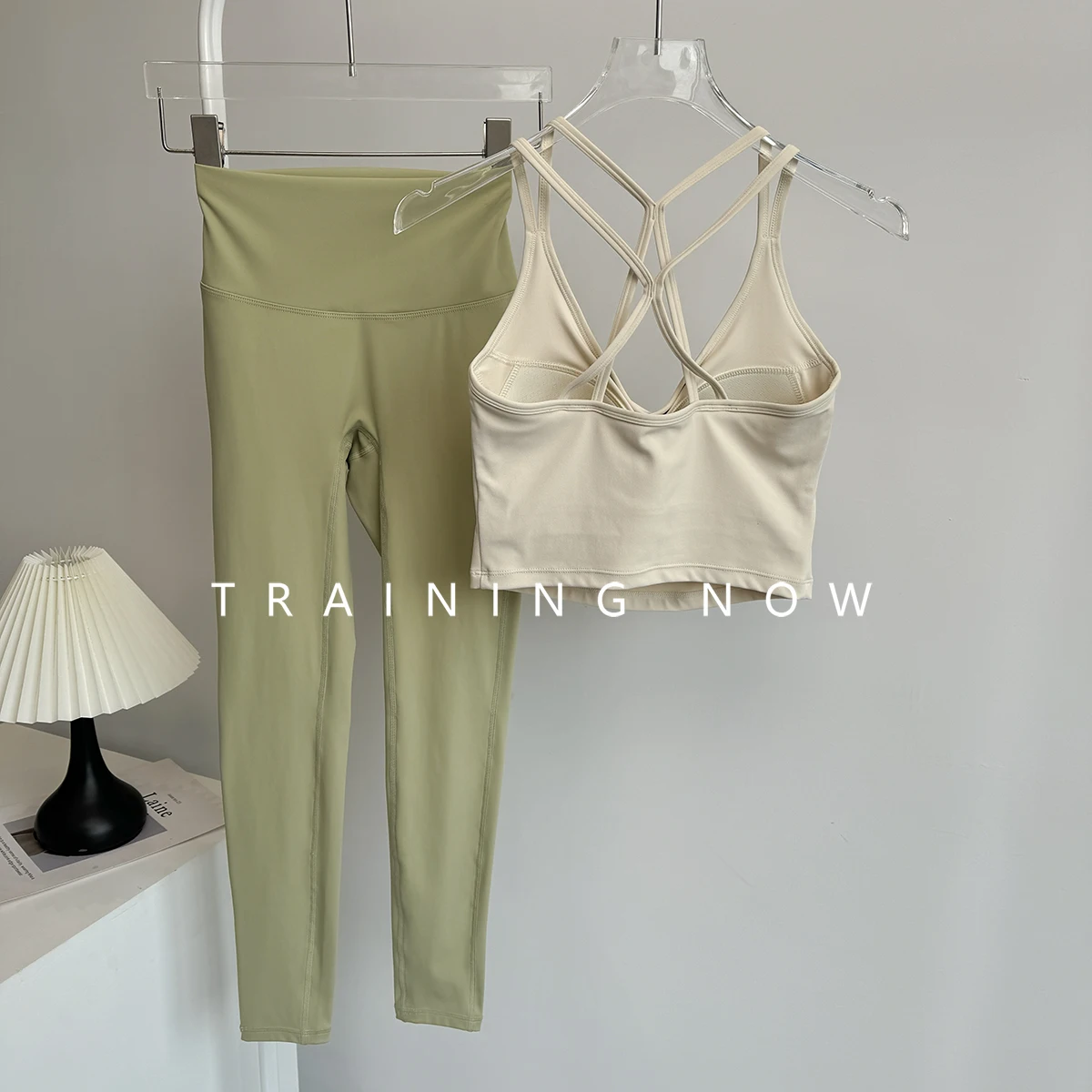 

Спортивные костюмы для женщин летом, профессиональный тренажерный зал, тренировочные костюмы для пилатеса, йоги, дышащие, быстросохнущие, для утреннего бега