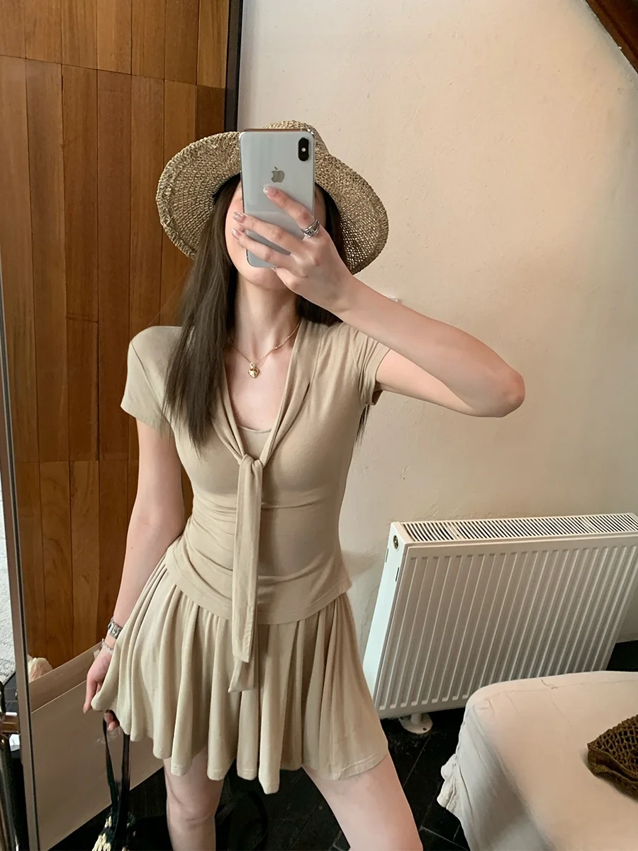 

MUKOK Summer Thin ort Sve Knitted T-irt Skirt Set Women's Faion Two-Piece High Waist Pleated Skirt round Ne