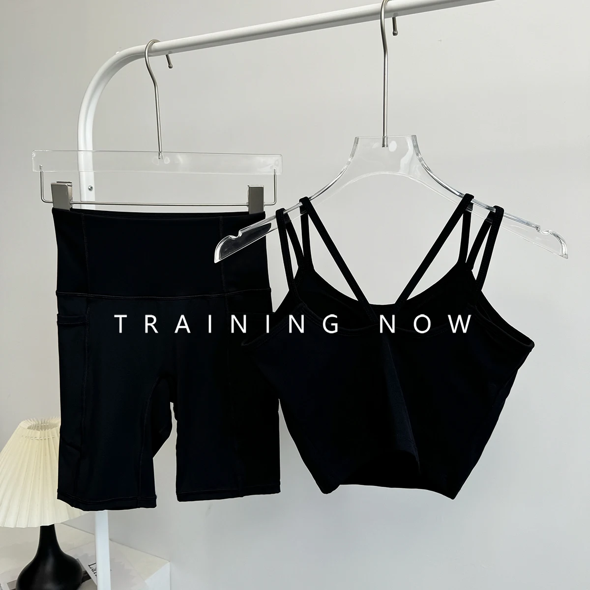 

High-end beauty-back yoga suit for women's summer Pilates training fitness suit high waist hip lifting running sports pants