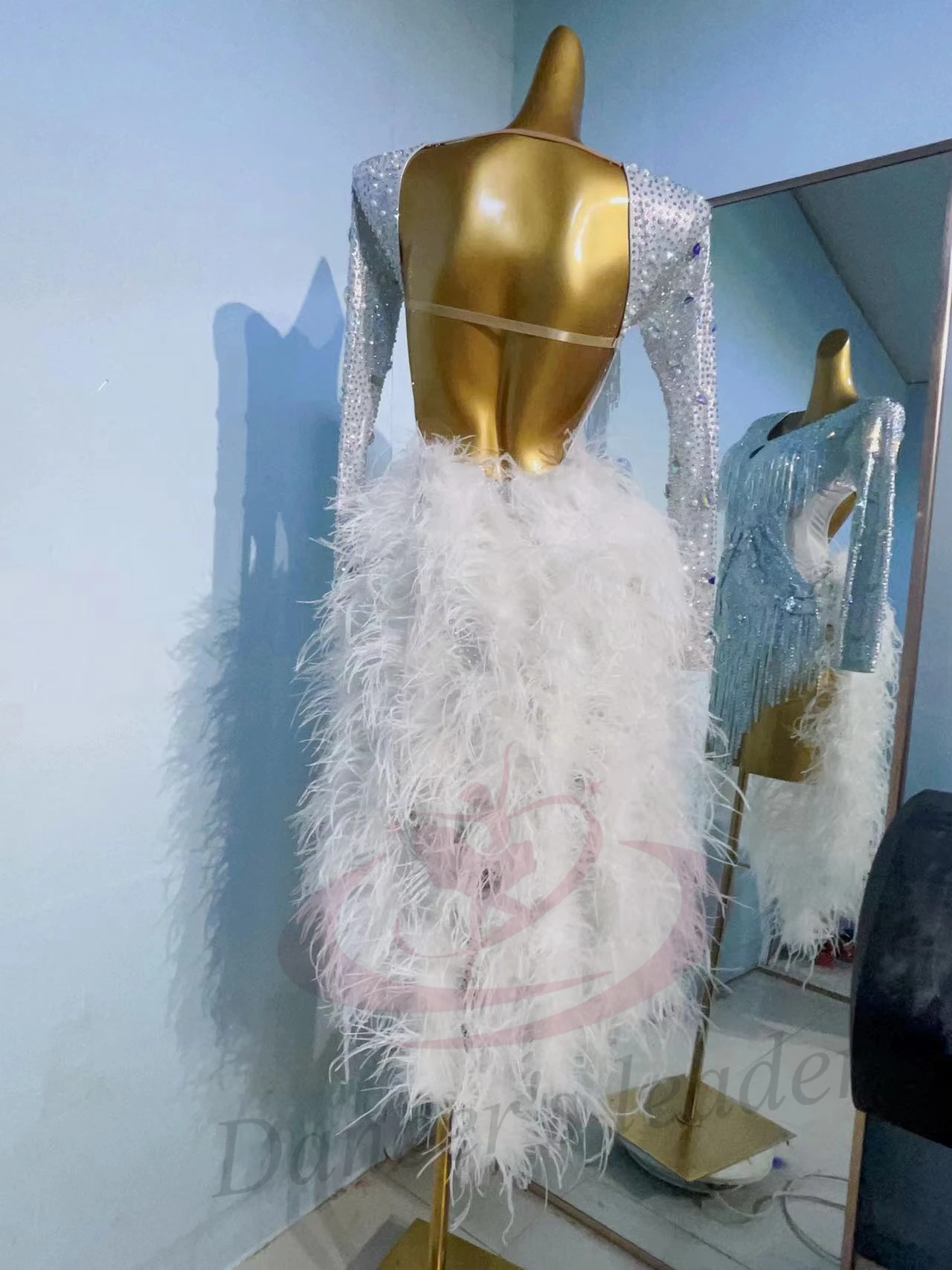 فستان رقص لاتيني فستان لامع مخصص راقي مع زي احترافي لمرحلة سامبا من اللؤلؤ الماسي