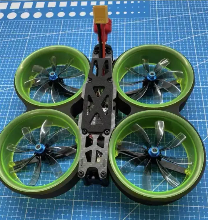 

Reptile CLOUD-149 HD 149mm F4 30A ESC 3 Inch 8blades prop 2-4S DUCT CineWhoop FPV Racing Drone PNP w/400mW VTX 1200TVL Camera