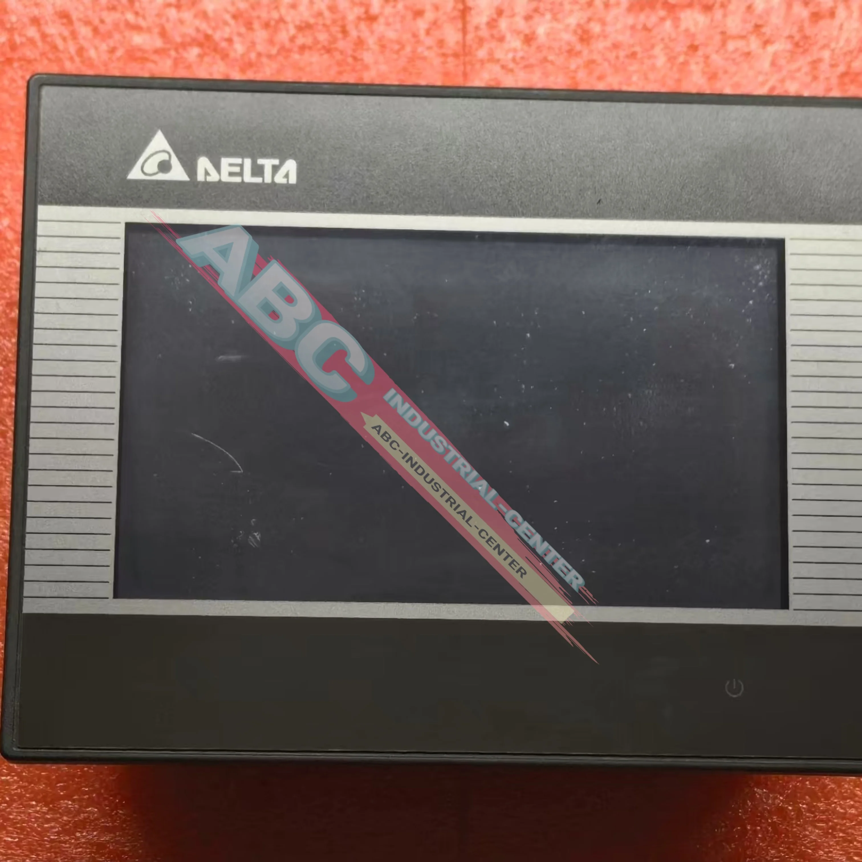 Nuovissimo touch screen HMI DOP-B03S211 DOP-B05S100