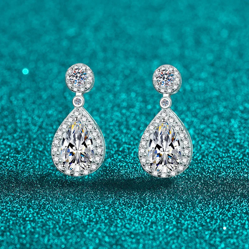 D Color VVS1 Moissanite Stud Earrings, 925 Sterling Silver 18K White Gold Plated Wedding Engagement Earrings for Women