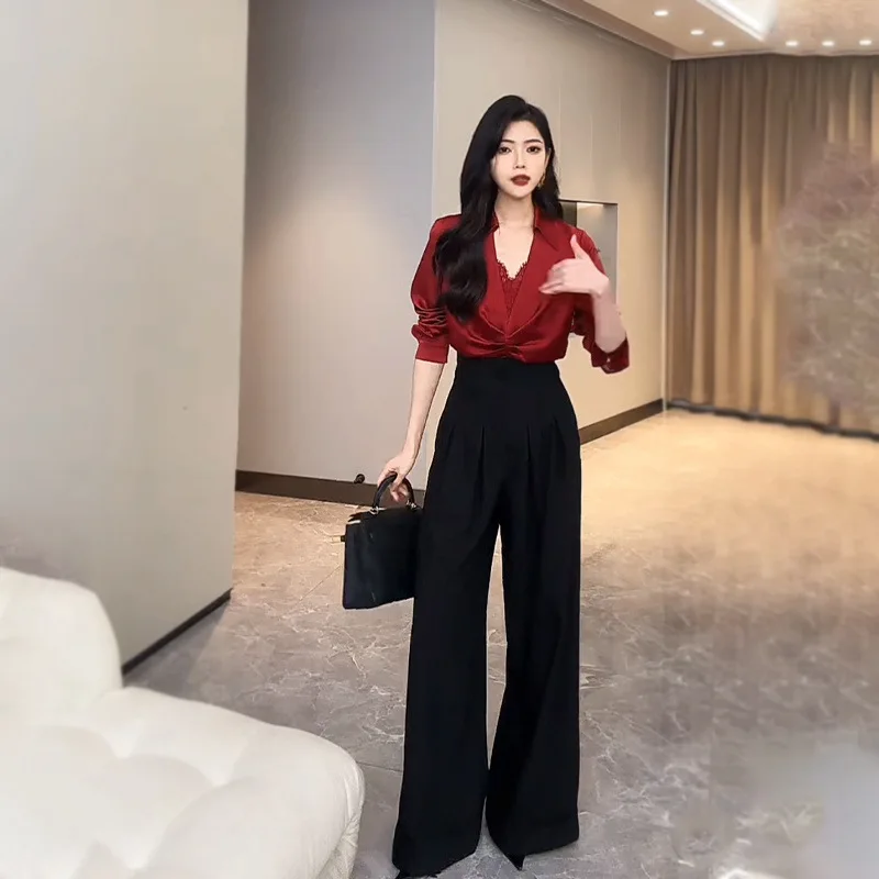 

Кружевная лоскутная рубашка с v-образным вырезом, легкие роскошные атласные широкие брюки с высокой талией и эффектом драпировки