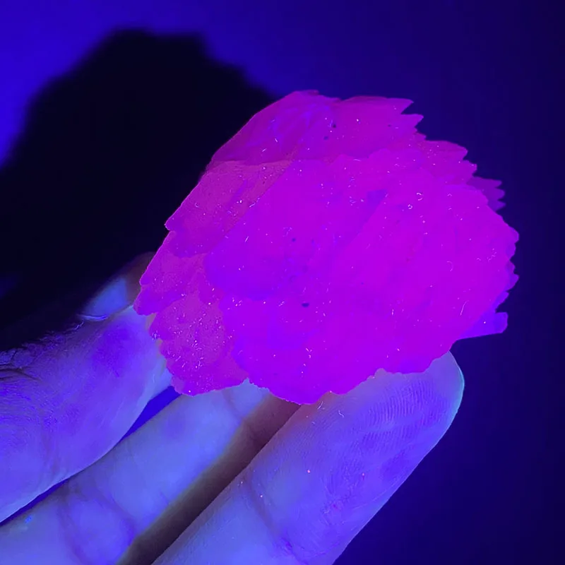 

100% natural white flake calcite (fluorescent effect pink) raw stone mineral specimen healing crystal stone