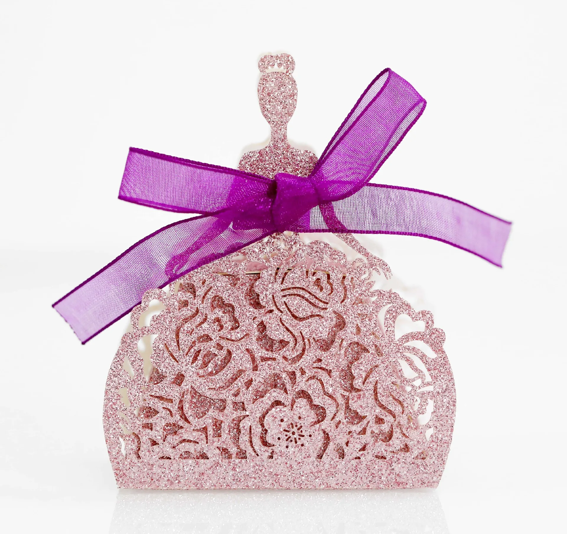 Boîte à bonbons en poudre d'oignon dorée évidée au laser, style européen, belle rose, sac à main pour fille, boîte-cadeau, emballage de boîte-cadeau, 50 pièces